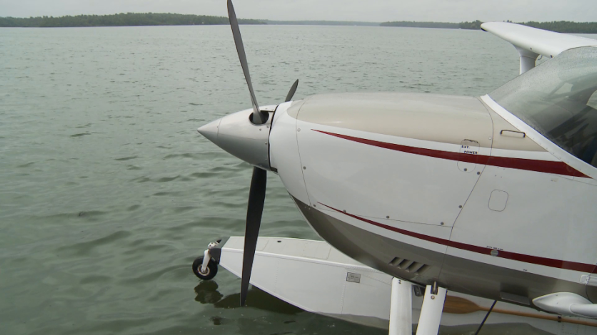 Seaplane oscillates in the wind
