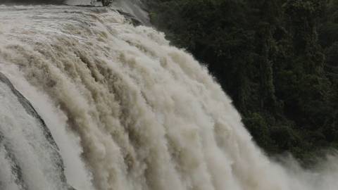 Athirappilly Water falls Slow Motion, Thrissur
