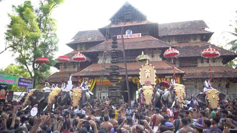 Thrissur Pooram, Vadakkumnathan Temple