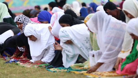 Women performing namaz at Palayam Juma Masjid